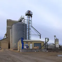 The grain elevator in Coaldale